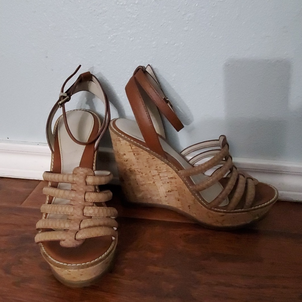 Size 7 1/2 wedge shoe